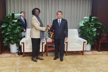 Presidente do INGD visita sua congênere da China